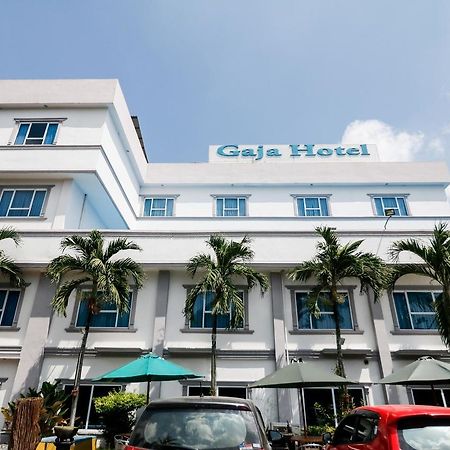 Reddoorz Plus @ Jalan Dr Sutomo Pekanbaru Luaran gambar