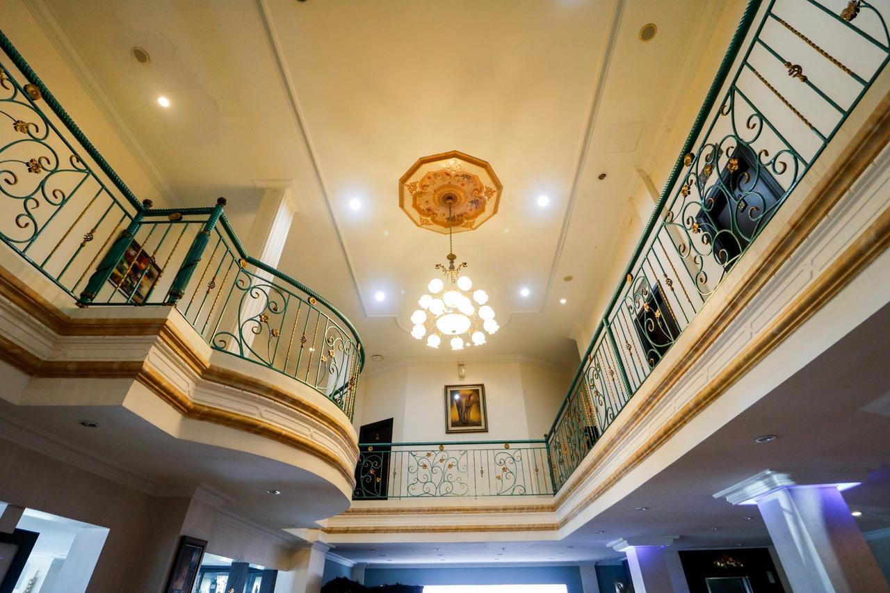 Reddoorz Plus @ Jalan Dr Sutomo Pekanbaru Luaran gambar