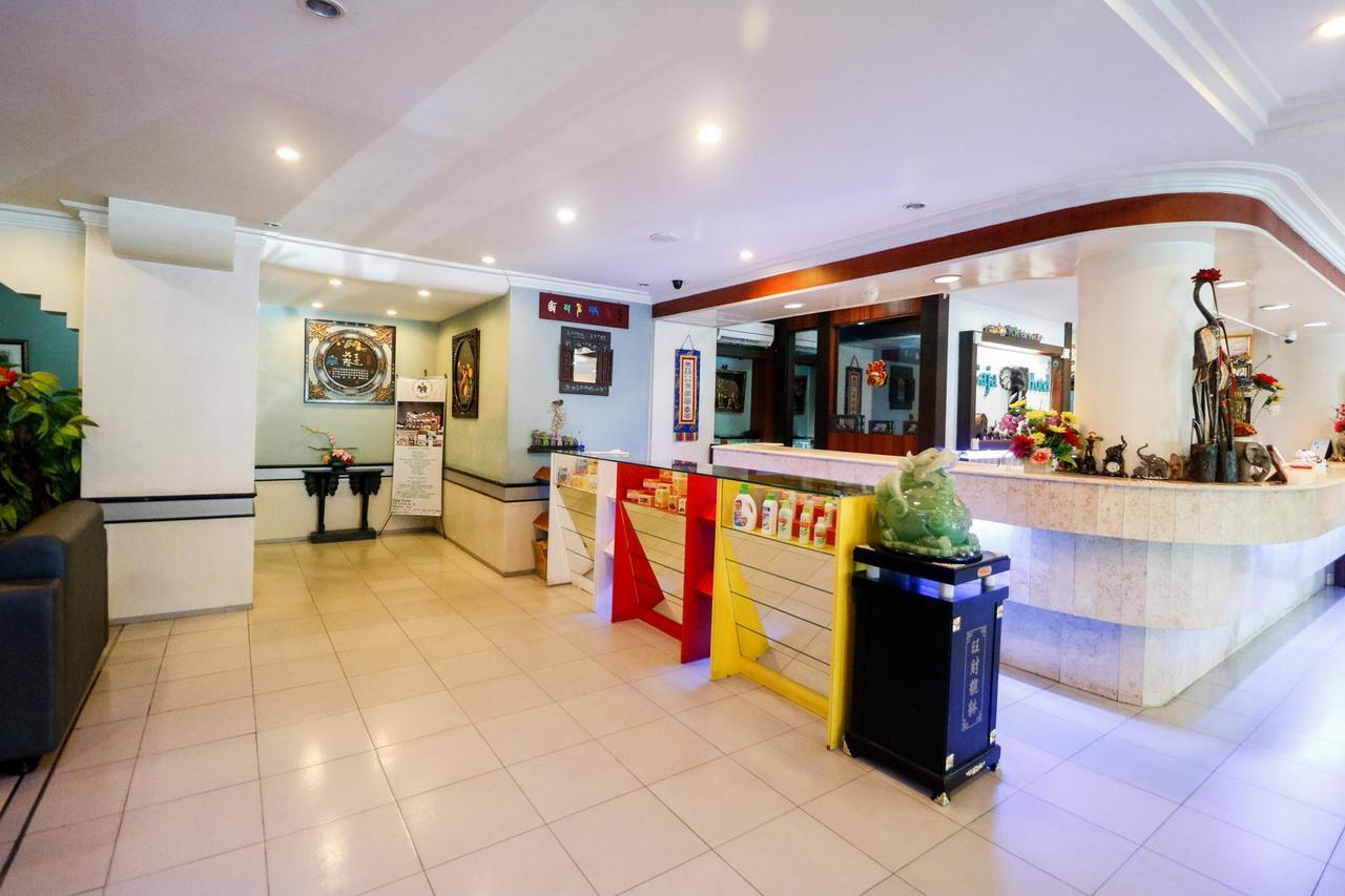 Reddoorz Plus @ Jalan Dr Sutomo Pekanbaru Luaran gambar