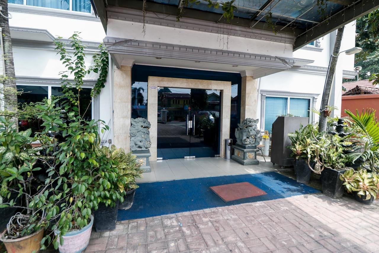 Reddoorz Plus @ Jalan Dr Sutomo Pekanbaru Luaran gambar