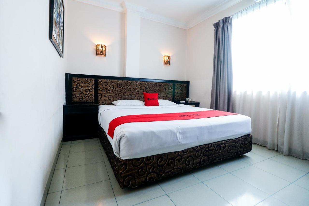 Reddoorz Plus @ Jalan Dr Sutomo Pekanbaru Luaran gambar